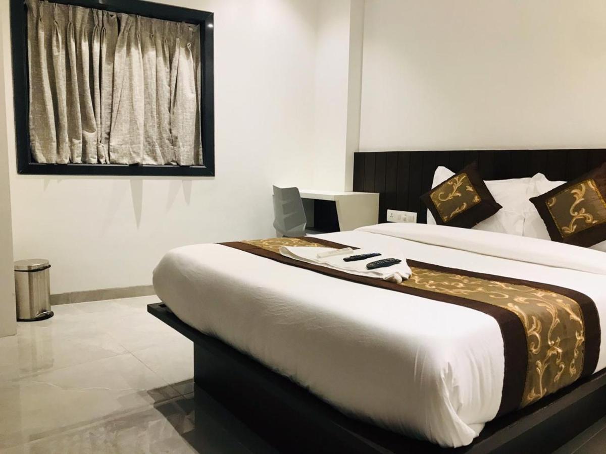 Flora - Hotel 3*